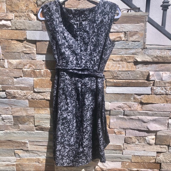 BANANA REPUBLIC SLEEVELESS DRESS 6 - Picture 7 of 15